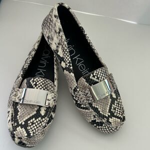 Calvin Klein Snakeskin leather loafers flats Size 7